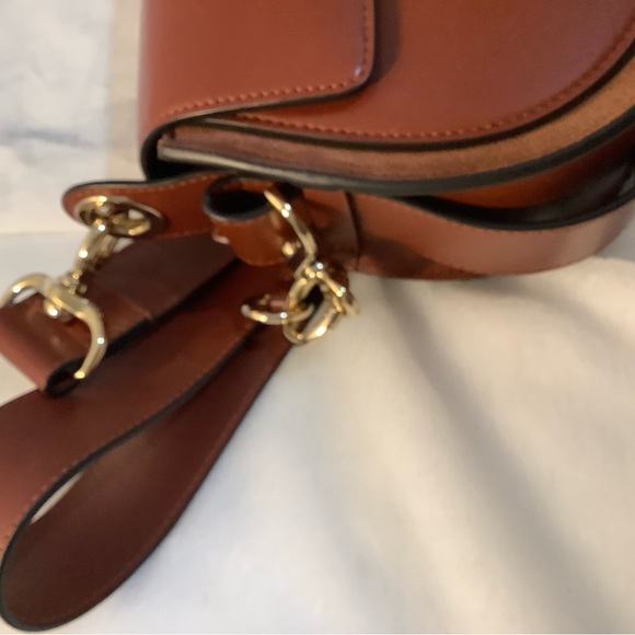 Chloe Tess Leather Crossbody Bag - Picture 4 of 9